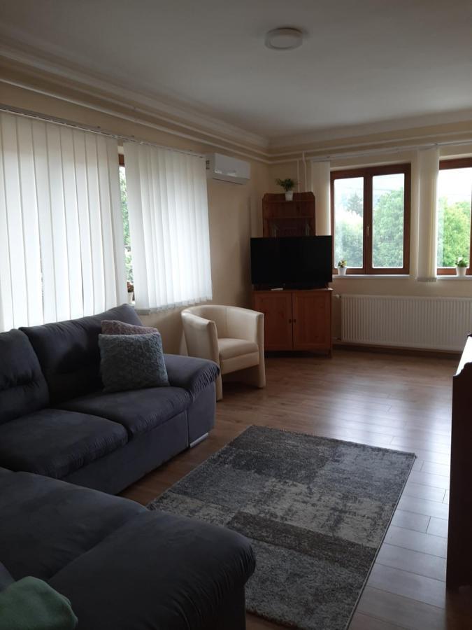 Megyeri Apartman Pócsmegyer 外观 照片