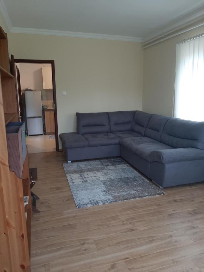 Megyeri Apartman Pócsmegyer 外观 照片