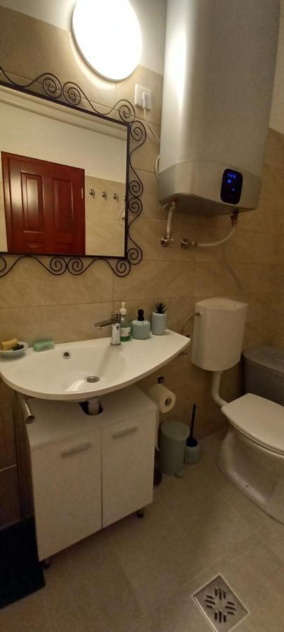 Megyeri Apartman Pócsmegyer 外观 照片