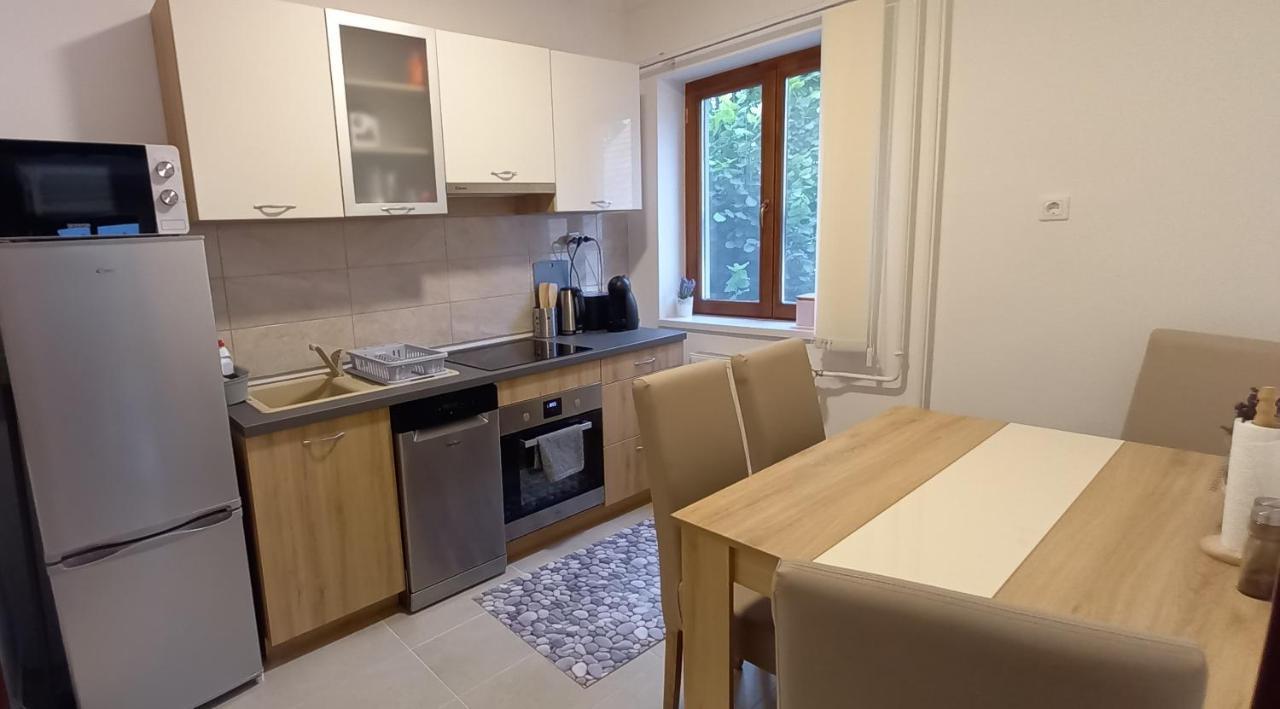 Megyeri Apartman Pócsmegyer 外观 照片