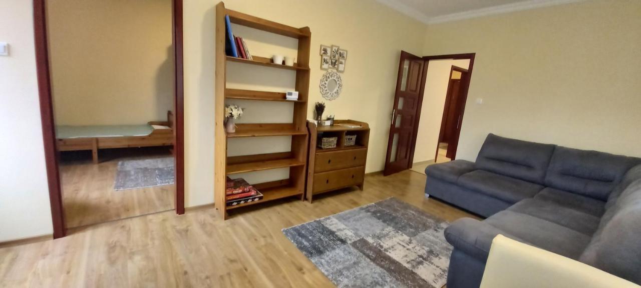 Megyeri Apartman Pócsmegyer 外观 照片